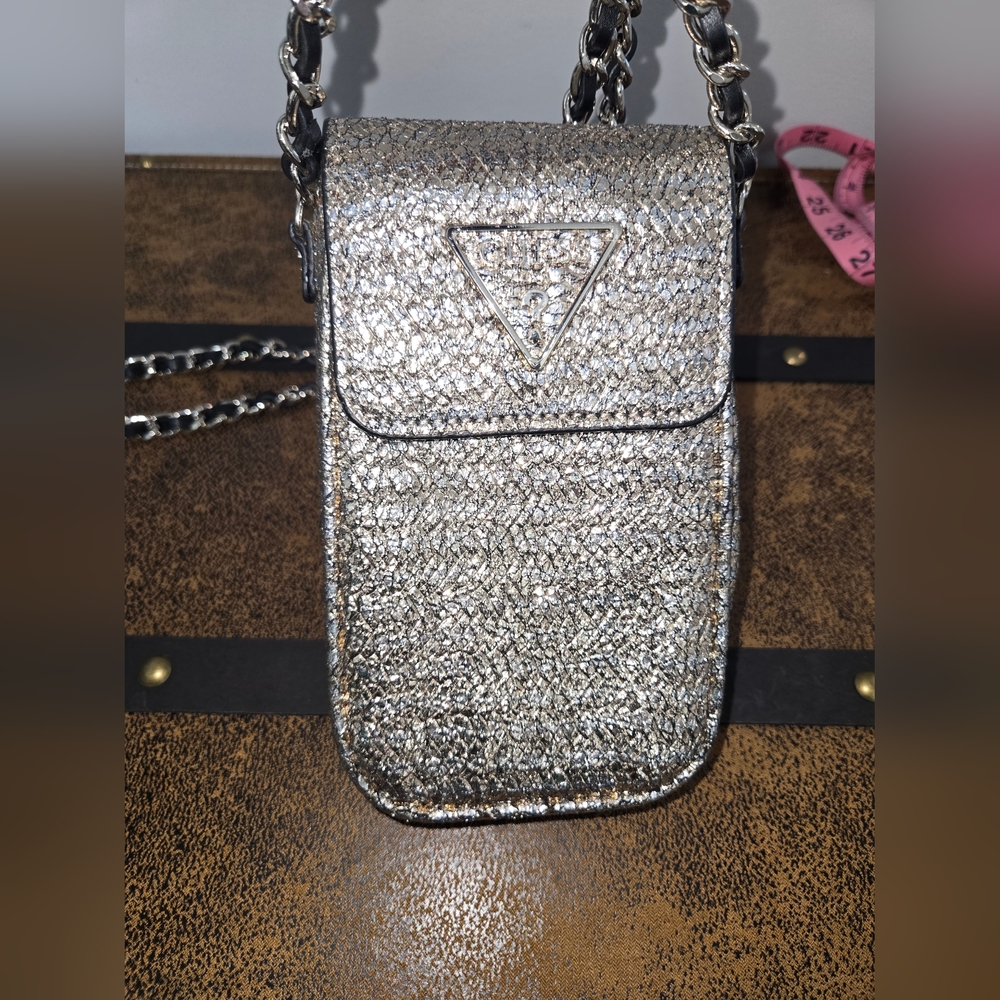 Guess Delon Chit Chat Phone Pouch
